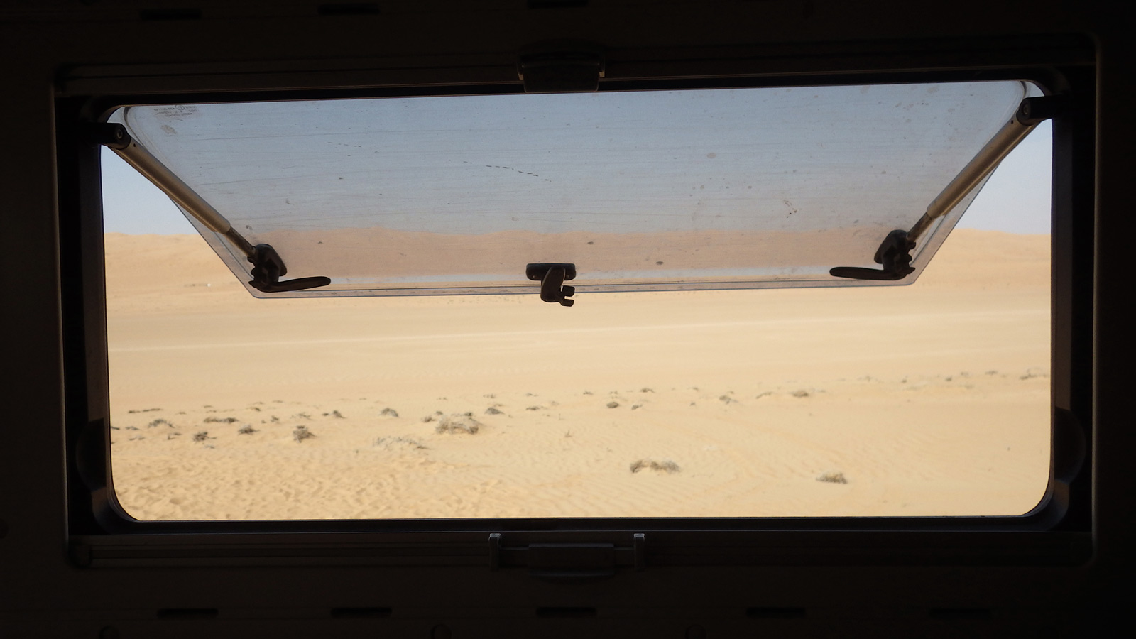 IMGP2883_2016_01_13-Wahiba-Sands-entrée-désert-vers-Al-Bidayah-(Oman)